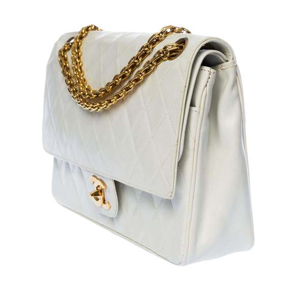 CHANEL Timeless/Classic double Flap shoulder bag in white quilted lambskin, GHW - Picture 3 of 10